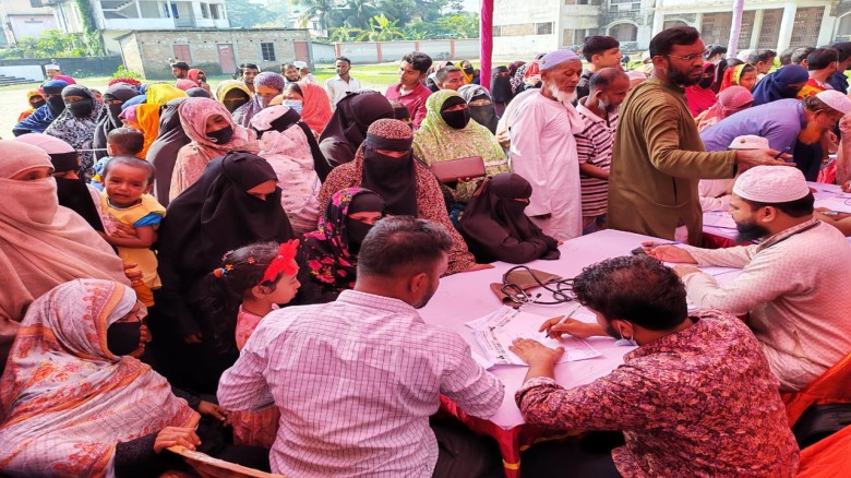 হাতিয়ায় জামায়াত প্রার্থীর ফ্রি মেডিকেল ক্যাম্প: ৬ হাজার রোগী