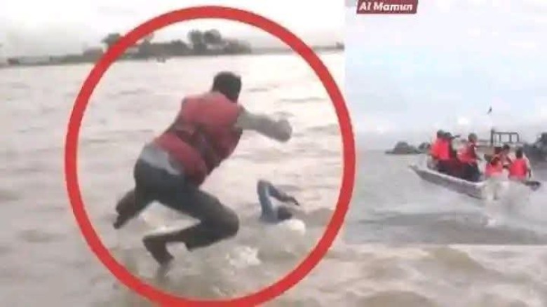 দিনে বেশভূষায় নৌযান শ্রমিক, রাত নামলেই ভয়ংকর জলদস্যু