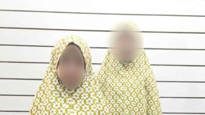 সাড়ে ৬ মাসে পবিত্র কোরআন হাফেজা হলো ২ বোন