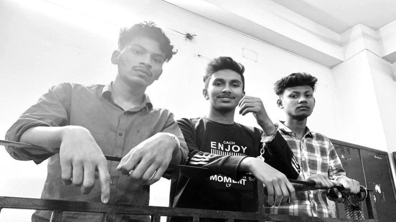 হাতিয়ার তিন ছাত্রলীগ কর্মী ঢাকায় গ্রেফতার