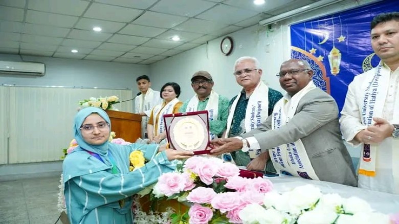 ঢাবিতে একাডেমিক কৃতিত্বে ‘দ্বীপতরী পদক’ পেলেন মেহের আফরোজ প্